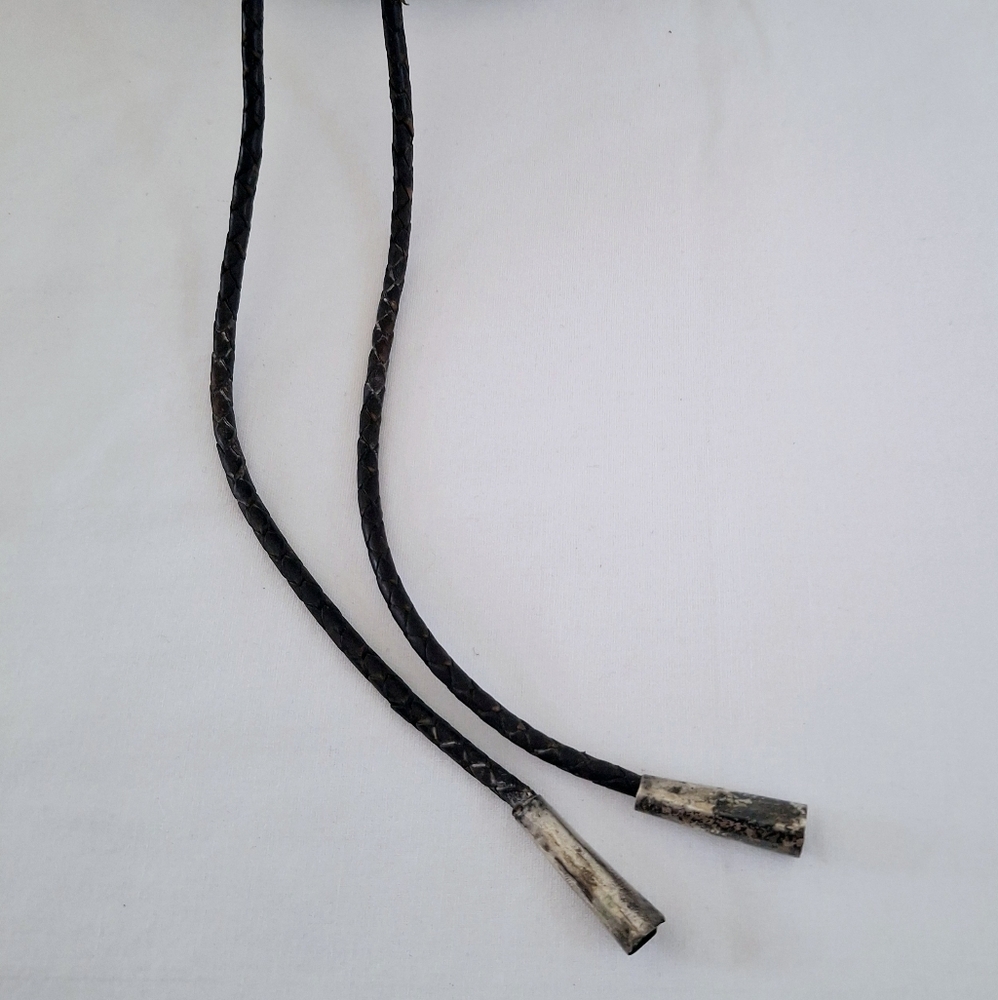Vintage Native American Sterling Silver Abalone & Leather Bolo Tie - Picture 9 of 13